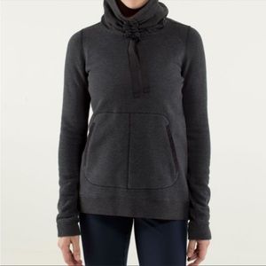 Lululemon Avenue Pullover - Size 8